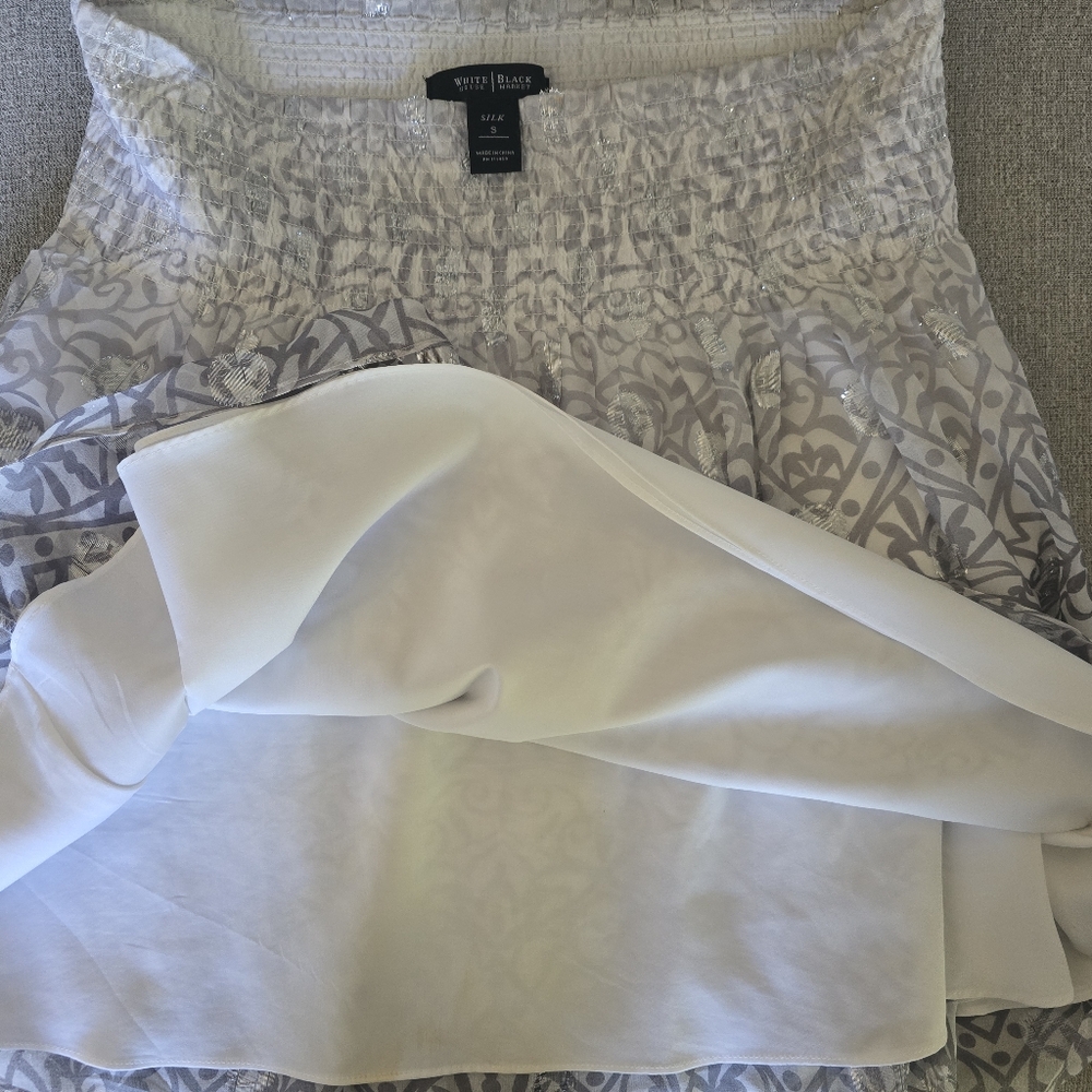 White House Black Market Silk / Metallic Skirt. Size Small- EUC - Picture 6 of 10